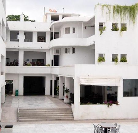 Alka Hotel Ουνταϊπούρ Εξωτερικό φωτογραφία